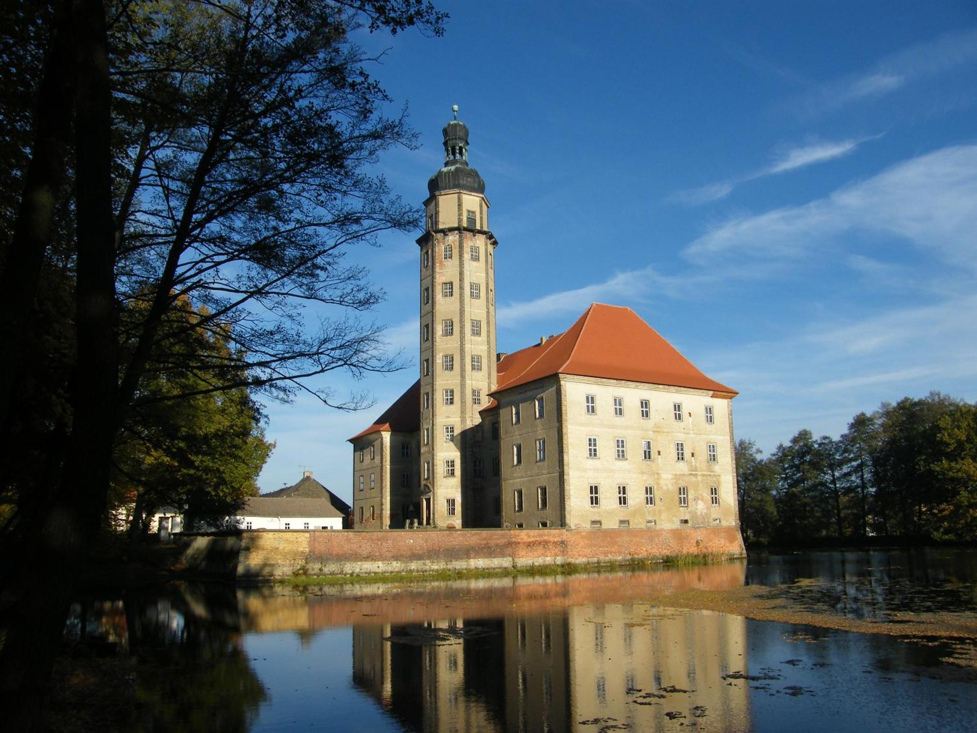 Resort "Schloss Reinharz" Bad Schmiedeberg Exterior photo